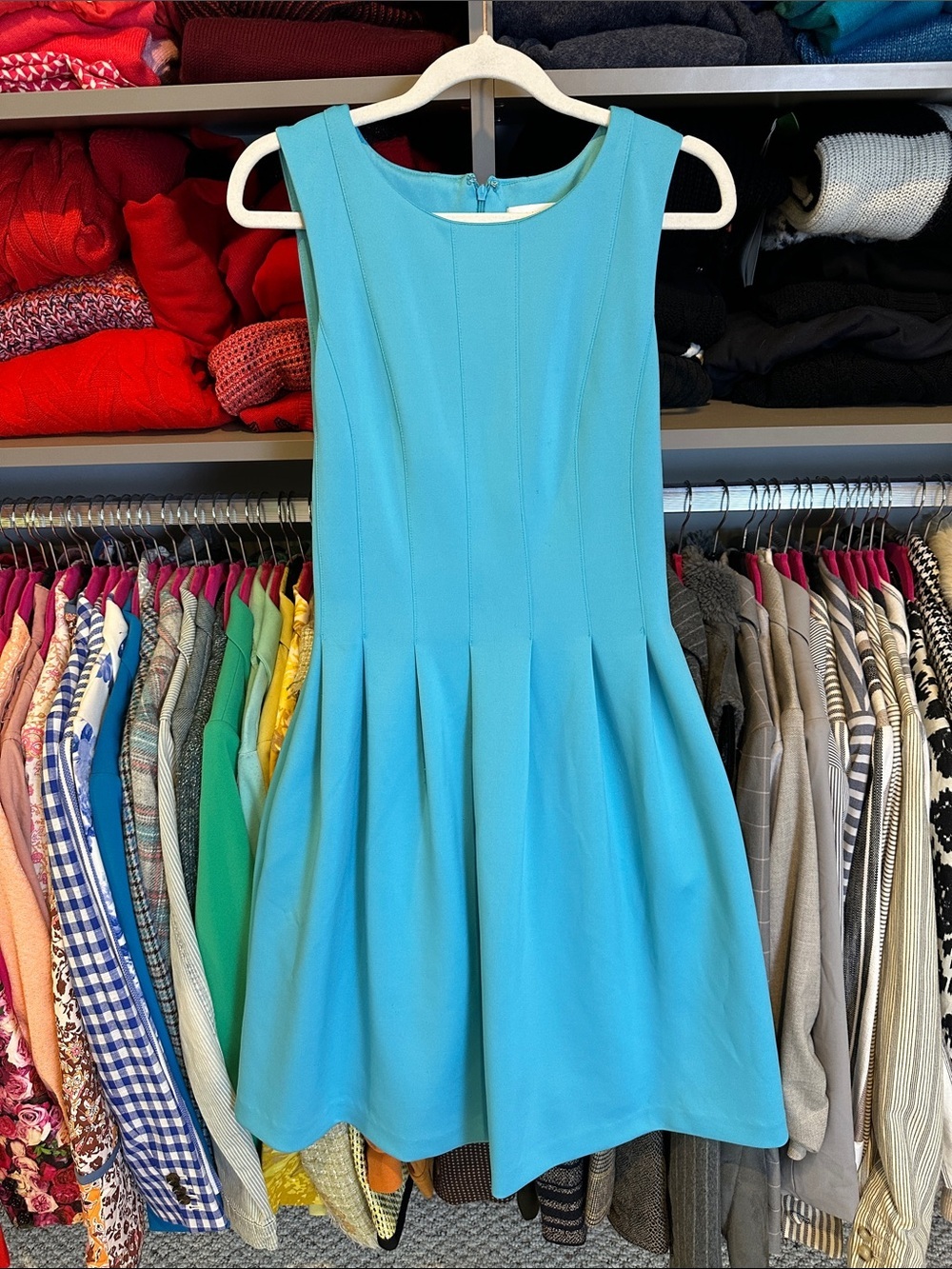Calvin Klein turquoise sleeveless lined back zipper closure pleated dress size 2